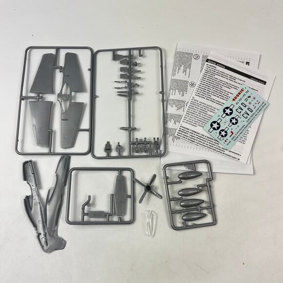 Revell P-51D Mustang 1/72 Scale Model Kit WWII Aircraft 04148 Open Box USAF - Picture 5 of 7